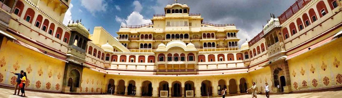 city-palace-in-udaipur